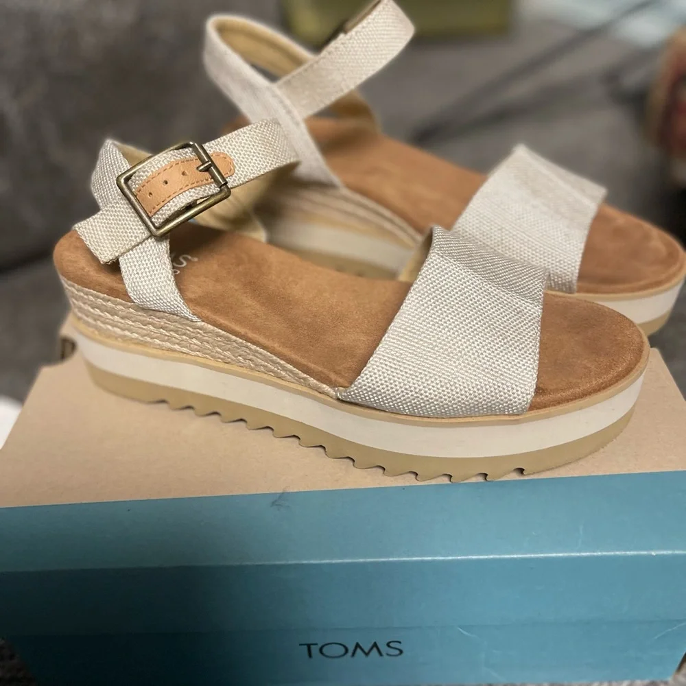 Women's TOMS cream Sandals